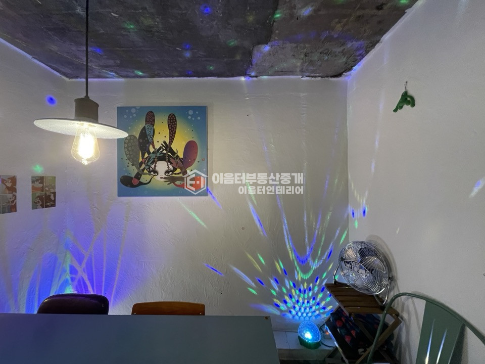 서울 마포구 서교동 숲길뷰 1층 벚꽃뷰 경의선숲길 바로 앞 상가 술집 음식점 감성 최고 월세 매물번호 10215 사진 9