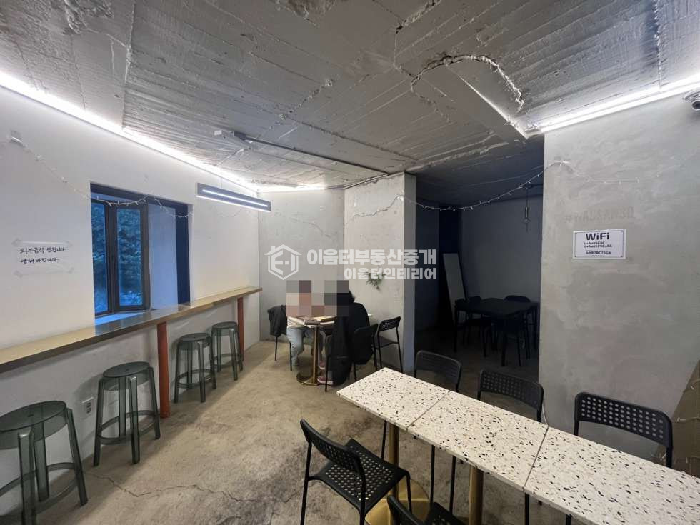 서울 마포구 연남동 끝남동의 가로수 뷰와 프라이빗 루프탑을 갖춘 모던한 건물 Y 월세 매물번호 10293 사진 15
