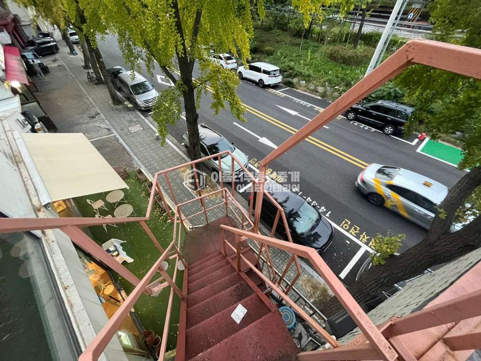 서울 마포구 연남동 끝남동의 가로수 뷰와 프라이빗 루프탑을 갖춘 모던한 건물 Y 월세 매물번호 10293 사진 30