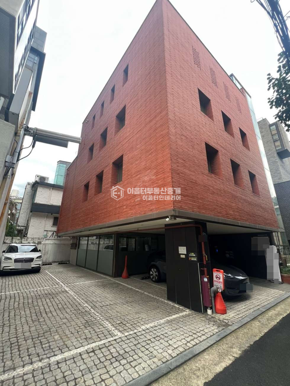 서울 마포구 서교동 합정역 초역세권.엘베O주차O 신축급 무권리 상가 사무실 월세 매물번호 10323 사진 1