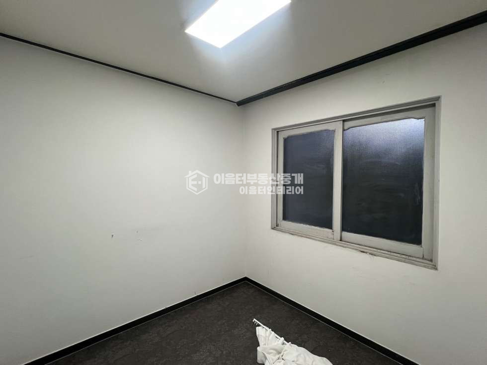 서울 마포구 서교동 합정역 역세권.가성비 좋고 깔끔한 화이트톤 사무실.내부룸3 월세 매물번호 10328 사진 11