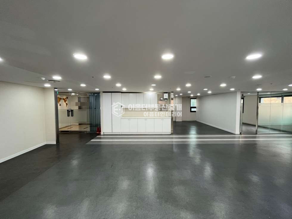 서울 마포구 연남동 홍대역7분.연남동 대형사무실.룸4개.탕비실O.엘베O주차O 월세 매물번호 10353 사진 21