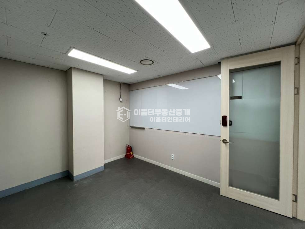서울 마포구 연남동 무권리 연남동 대형사무실.대로변위치.주차O엘베 O 월세 매물번호 10355 사진 27
