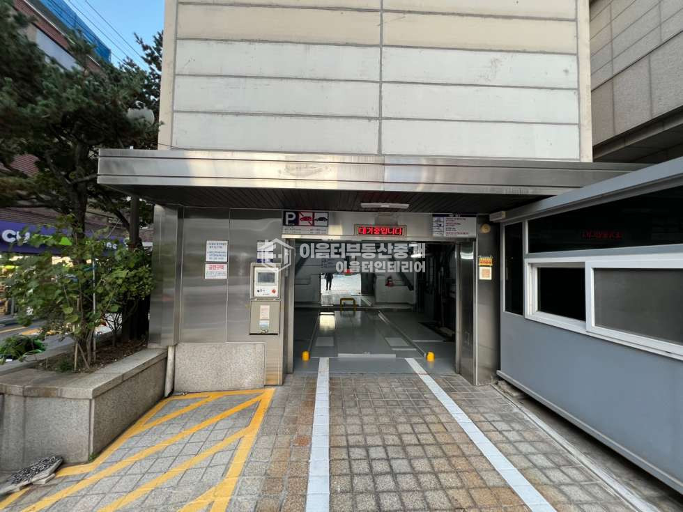 서울 마포구 서교동 더블역세권.대로변.내외관 최상 대형사무실. 즉시입주.엘베O주차O 월세 매물번호 10392 사진 25