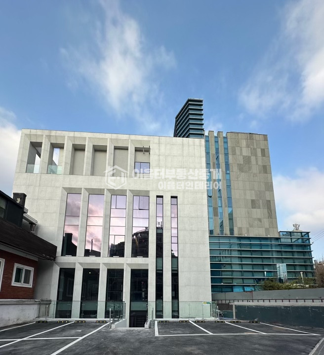 서울 마포구 서교동 내외관 수려한 깔끔한 사무실. 주차3대O 상하차 많은 업종 추천 월세 매물번호 10395 사진 19