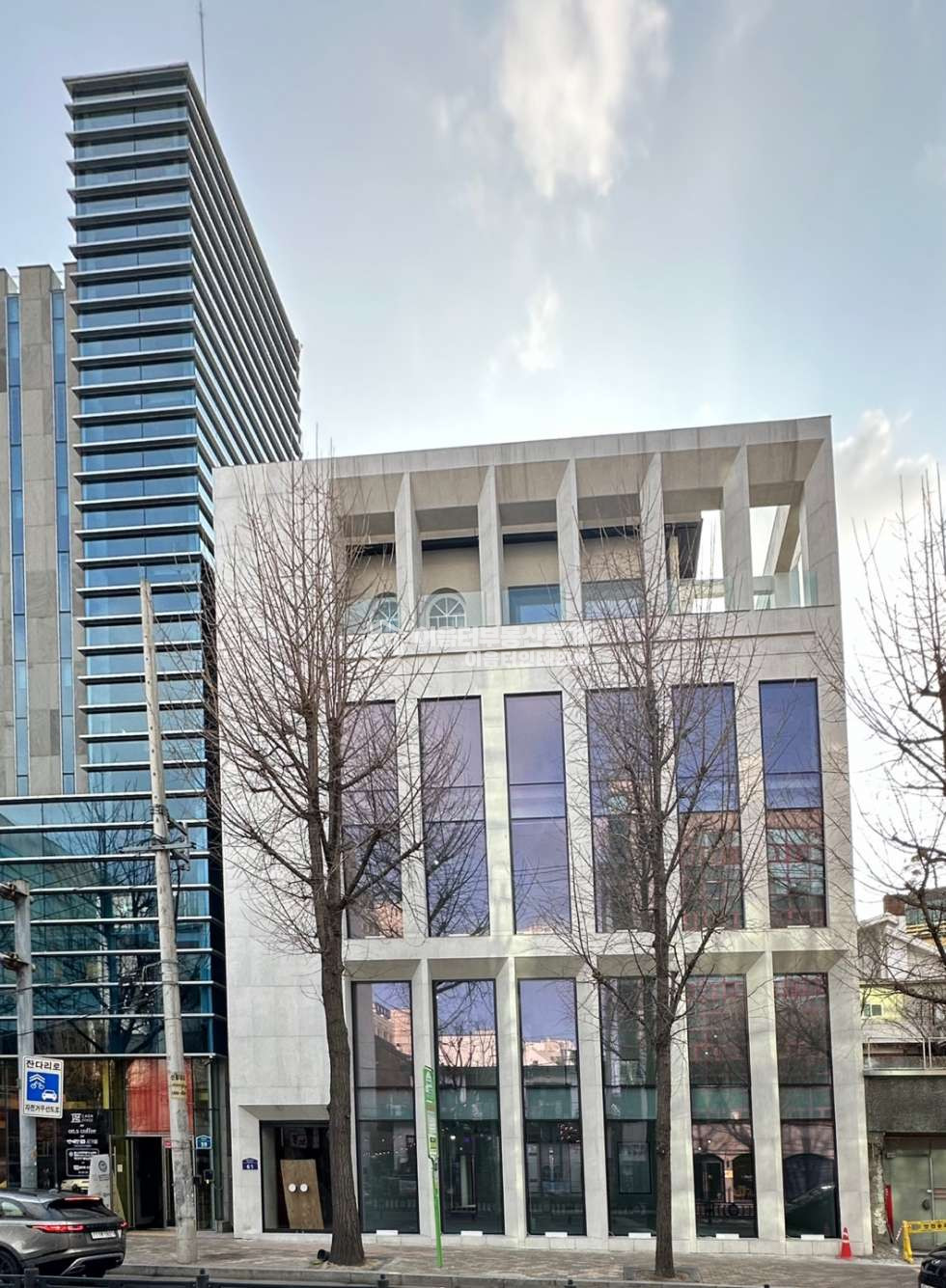 서울 마포구 서교동 내외관 수려한 깔끔한 사무실. 주차3대O 상하차 많은 업종 추천 월세 매물번호 10395 사진 20