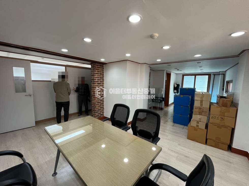 서울 마포구 서교동 홍대역세권.무권리 사무실.넓은 평수O서비스공간O주차O 월세 매물번호 10397 사진 21