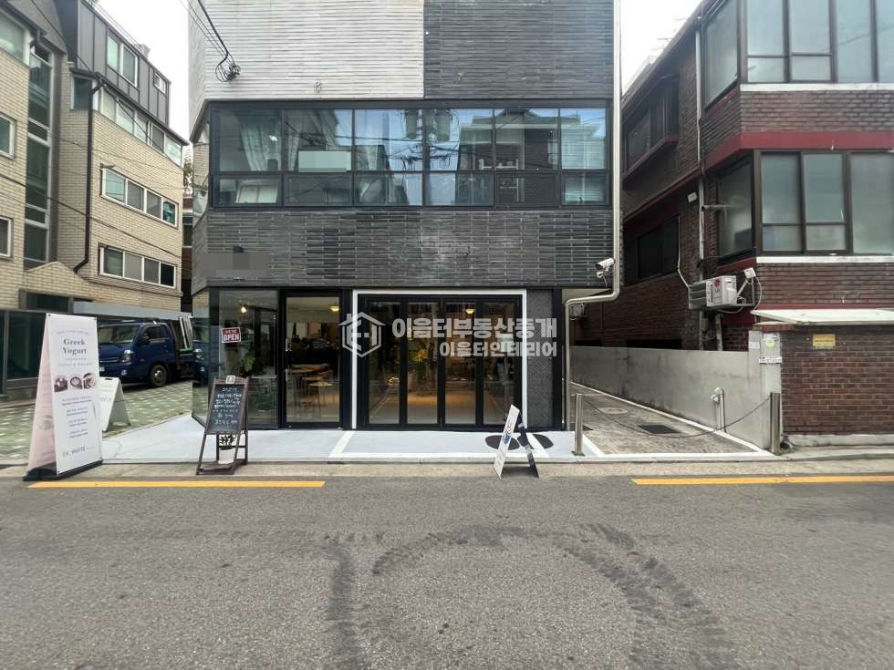 서울 마포구 망원동 망리단길 코너 1층 상가.노출O통창O주차O내외관최상O 월세 매물번호 10402 사진 1