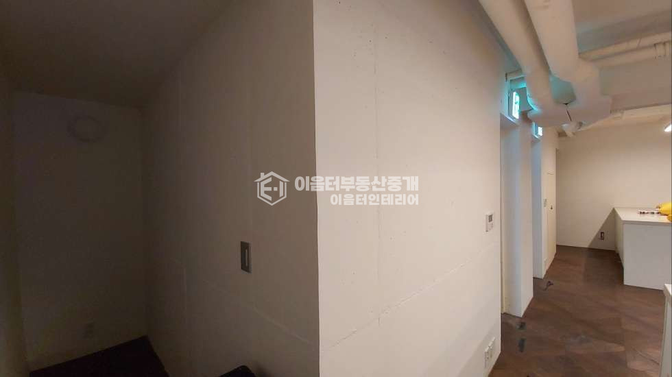 서울 마포구 서교동 홍대역세권 내외관 우수 사무실.우드바닥O넓은테라스O주차O 월세 매물번호 10407 사진 6
