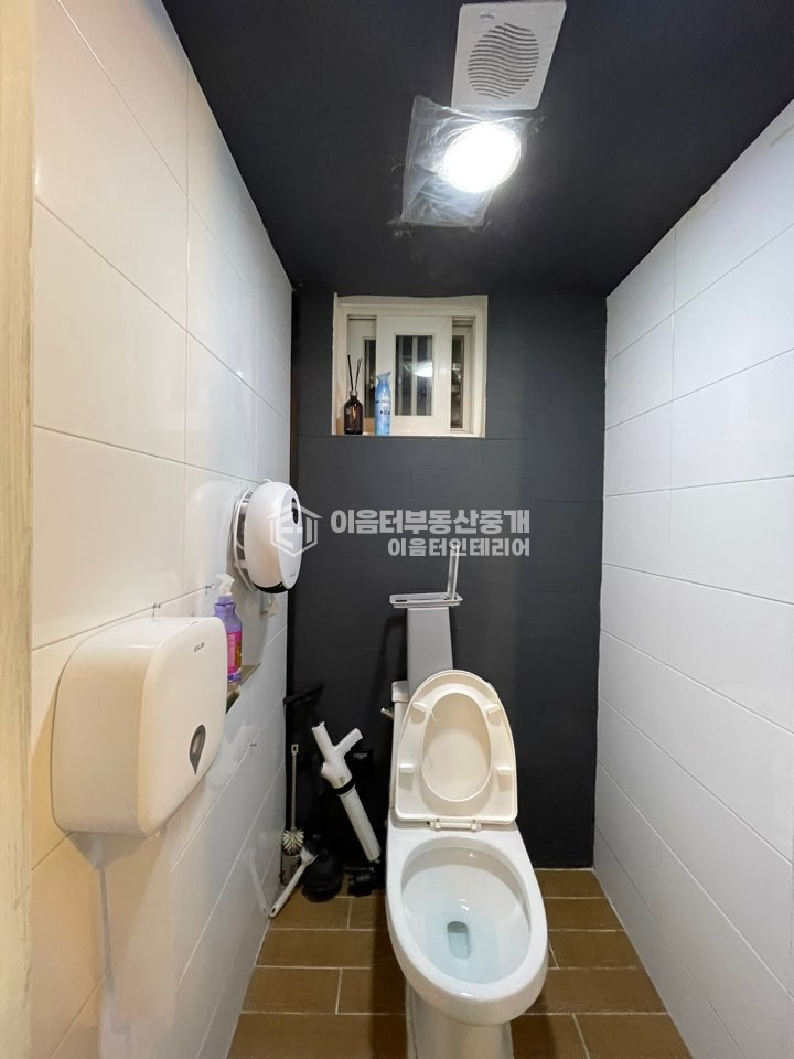 서울 마포구 서교동 홍대역 도보 7분. 걷고 싶은거리.노출O유동인구O 월세 매물번호 10413 사진 8