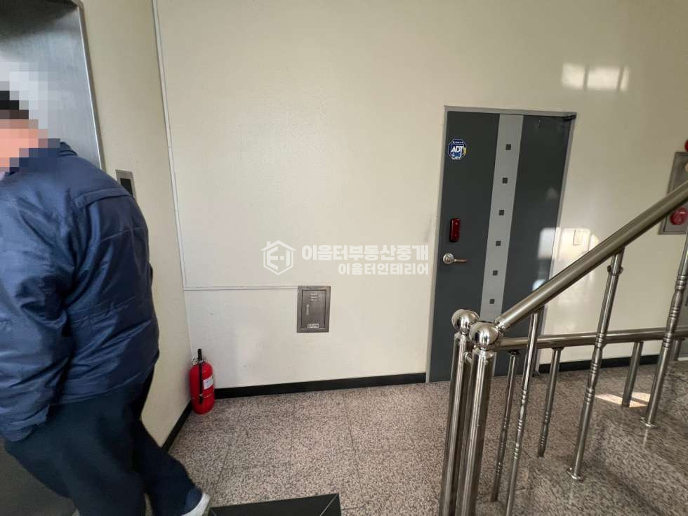 서울 마포구 서교동 홍대/합정 대로변 코너건물 무권리사무실.엘베O주차O채광O 월세 매물번호 10448 사진 14