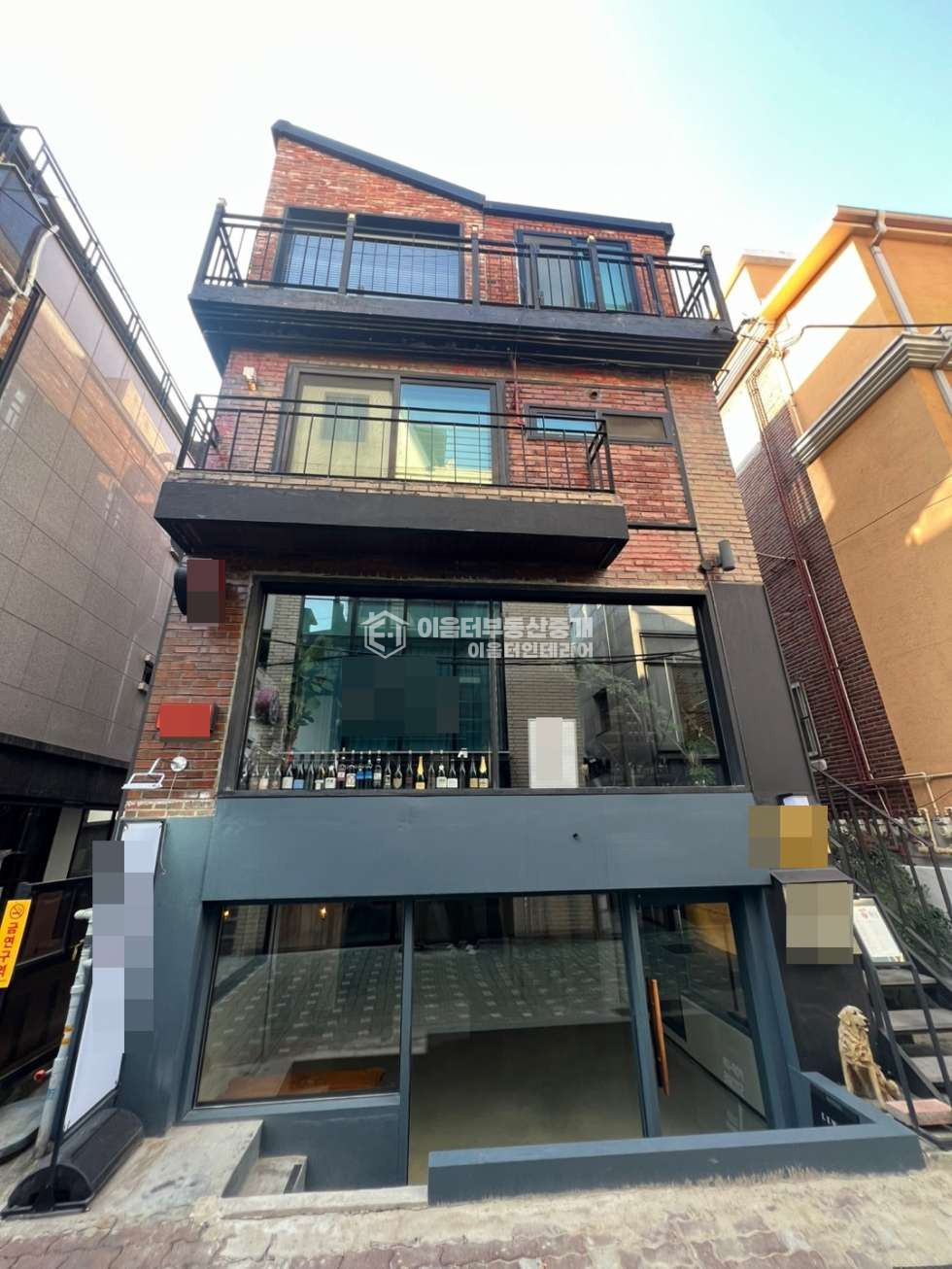 서울 마포구 연남동 연남 미로길 테라스있는 무권리 반지층 상가.전면노출O 월세 매물번호 10474 사진 1