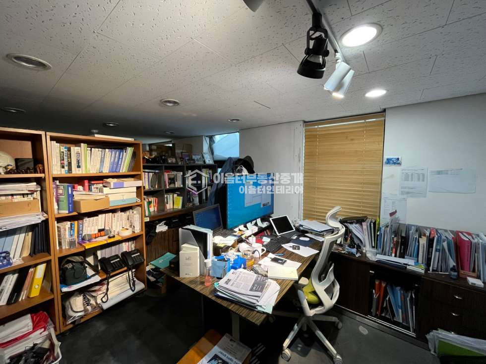 서울 마포구 서교동 서교동 오피스라인 내외관 깔끔한 2층 사무실.주차O엘베O 월세 매물번호 10491 사진 6