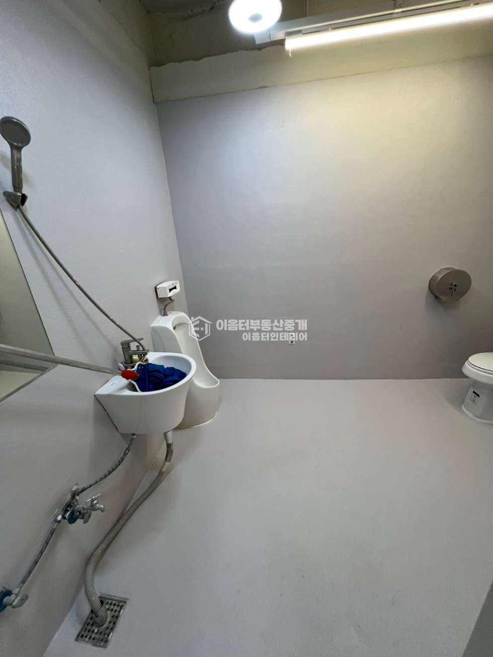 서울 마포구 서교동 합정역 도보 5분 리모델링 지층 사무실.접근성O주차O 월세 매물번호 10515 사진 15