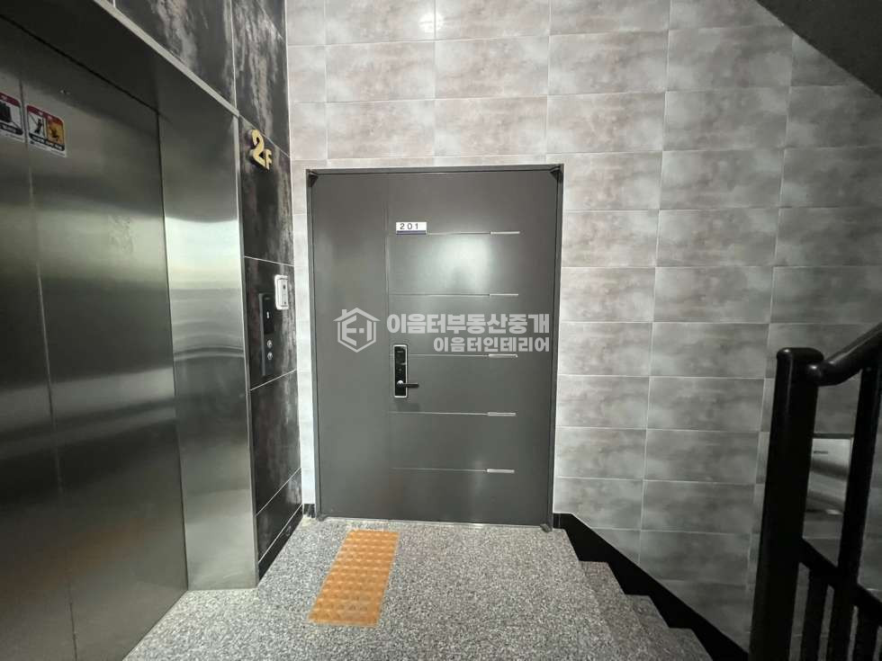 서울 마포구 서교동 합정역 도보 4분거리에 위치한 개방감좋은 컨디션좋은 물건 월세 매물번호 10562 사진 15
