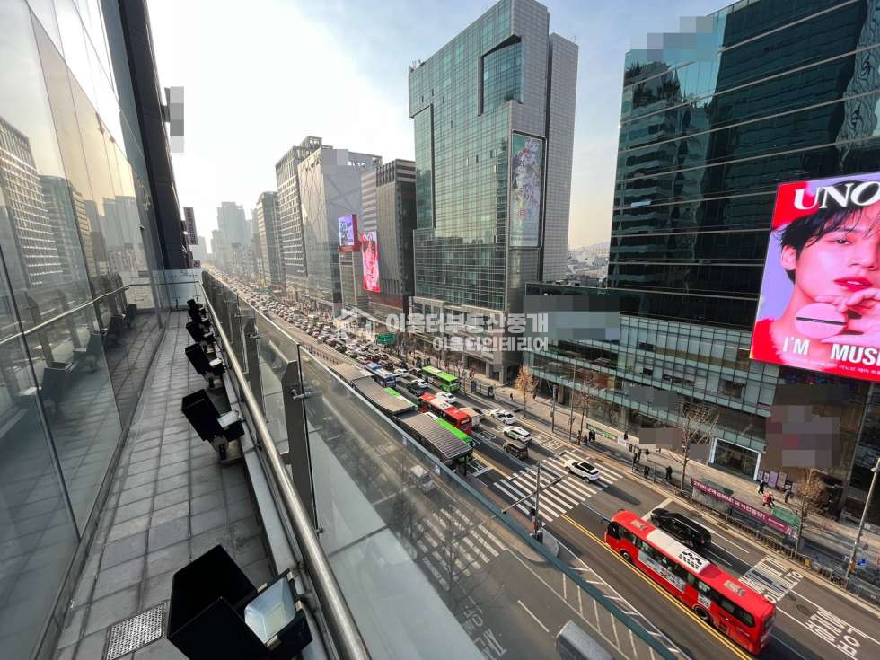 서울 마포구 동교동 홍대입구역 초역세권 대로변 7층 시티뷰 제대로 만끽가능한 베란다 있음 월세 매물번호 10624 사진 12