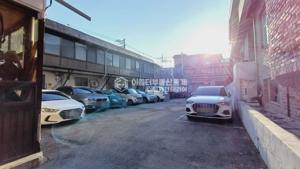 서울 서대문구 연희동 연희동 카페거리 지층 주차 가능한 대형 평수 상가 월세 매물번호 10713 사진 2