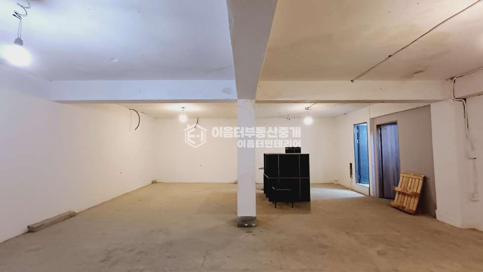 서울 서대문구 연희동 연희동 메인대로변 노출좋고 접근성 뛰어난 상가 사무실 창고 월세 매물번호 10719 사진 4