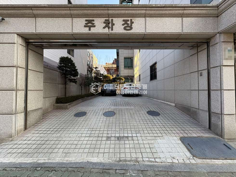 서울 마포구 서교동 내부 수리 완료된 주차 엘베 완비 대로변 코너 사무실 상가 월세 매물번호 10746 사진 2