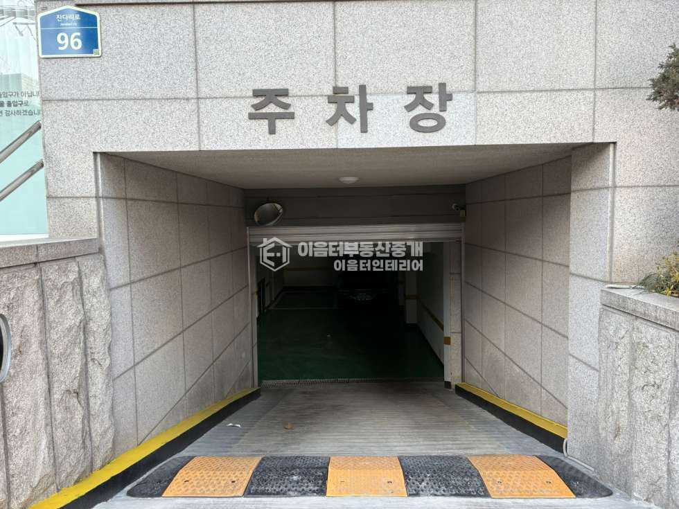 서울 마포구 서교동 내부 수리 완료된 주차 엘베 완비 대로변 코너 사무실 상가 월세 매물번호 10746 사진 3