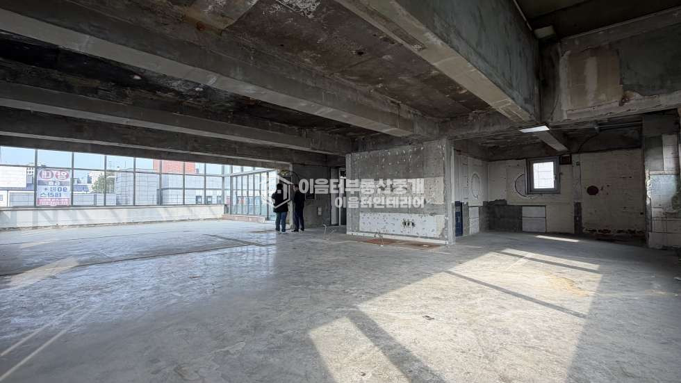 서울 마포구 서교동 상수역 도보5분, 홍대 클럽거리, 개방감 좋은 6층 상가 무권리 월세 매물번호 10989 사진 8