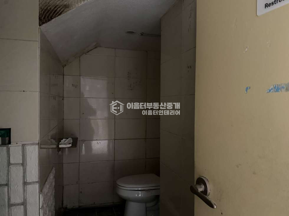 서울 서대문구 창천동 무권리 노출 좋은 자리 상가 월세 매물번호 11076 사진 8