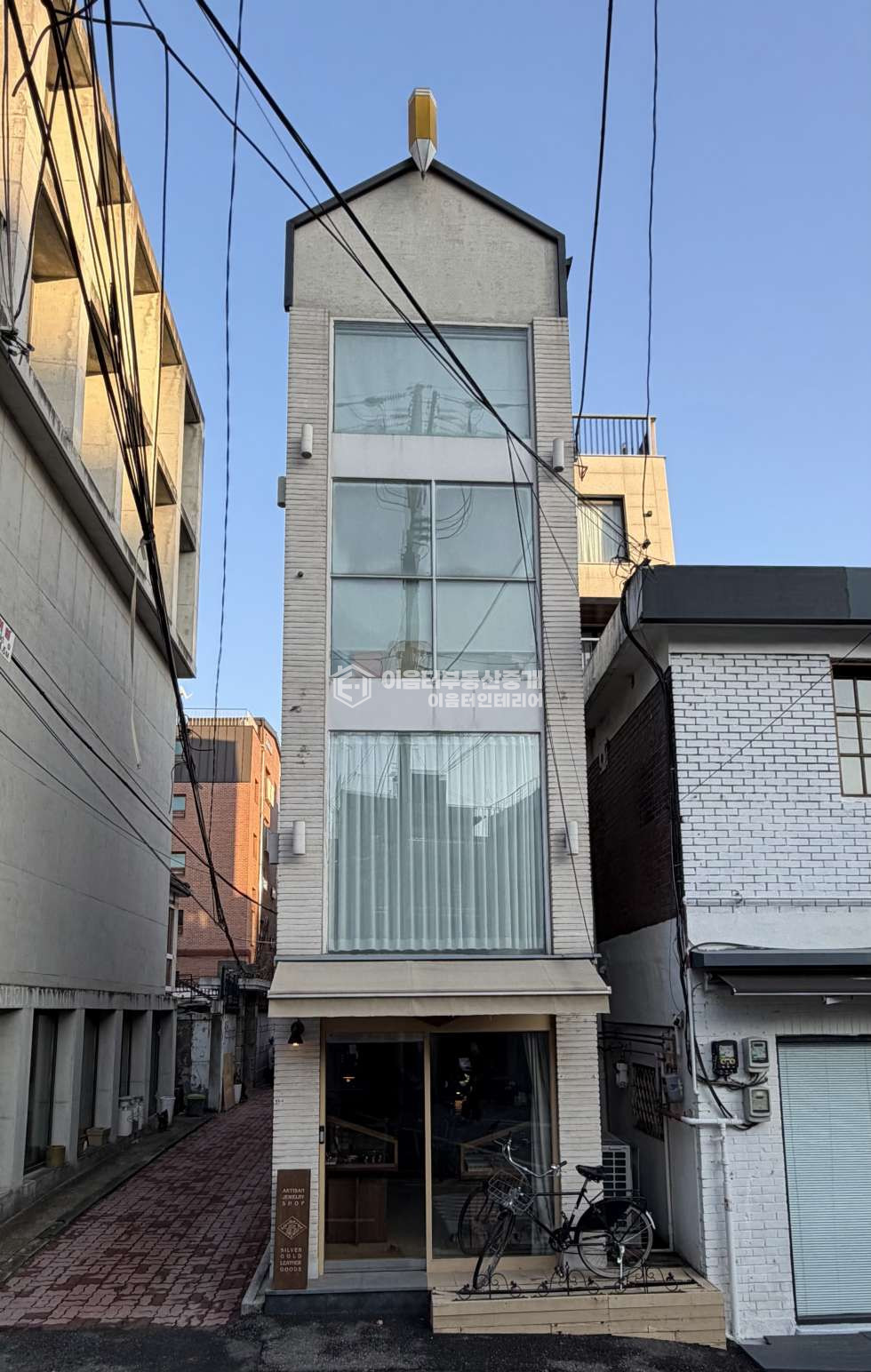 서울 마포구 연남동 가성비 최고의 연남동 꽃길라인 1층 상가 월세 매물번호 11132 사진 1