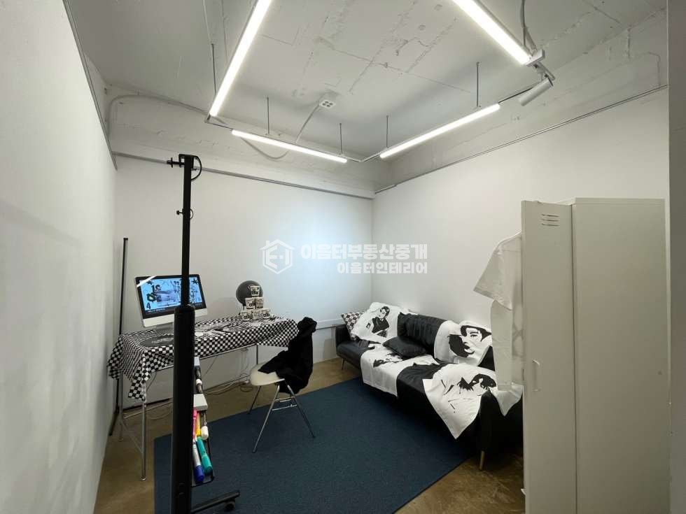 서울 마포구 서교동 벚꽃길메인 I 노출도최상 I 3면통창 월세 매물번호 11141 사진 19