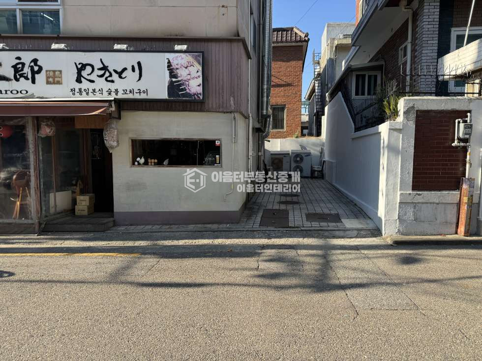 서울 마포구 동교동 인테리어일부지원l 홍대역세권 동교동 사무실 노출천장 네모반듯한 구조 월세 매물번호 11143 사진 2