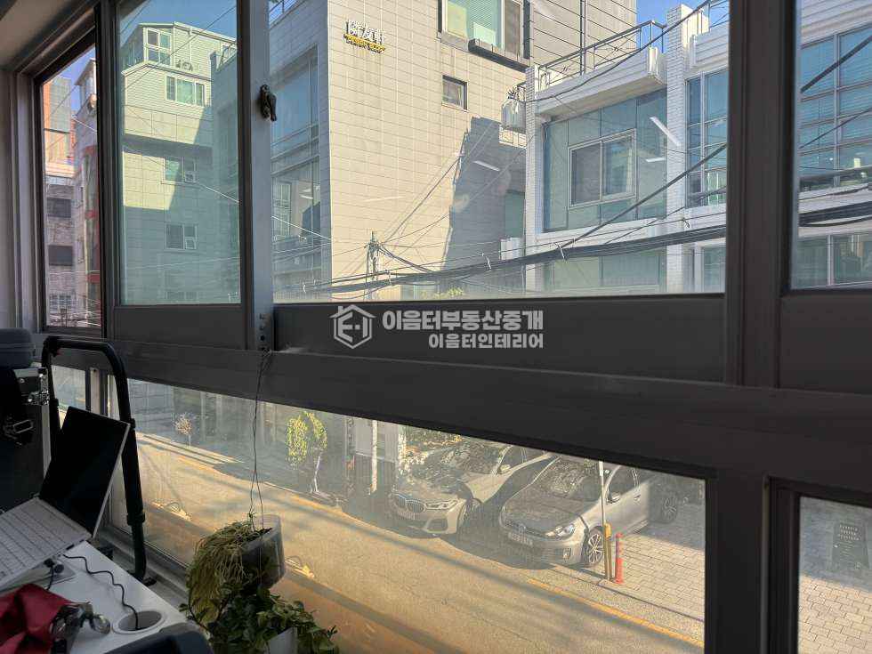 서울 마포구 동교동 인테리어일부지원l 홍대역세권 동교동 사무실 노출천장 네모반듯한 구조 월세 매물번호 11143 사진 13