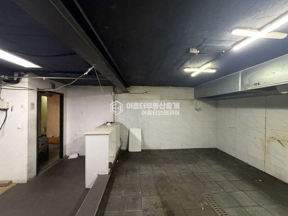 서울 마포구 서교동 인테리어일부 무상지원I 홍대입구역 근처 가성비 좋은 상가 월세 매물번호 11148 사진 8
