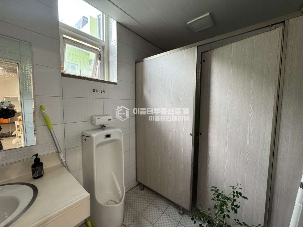 서울 마포구 동교동 인테리어일부지원l화이트인테리어 노출천장 높은층고 홍대역세권가성비사무실 월세 매물번호 11162 사진 12