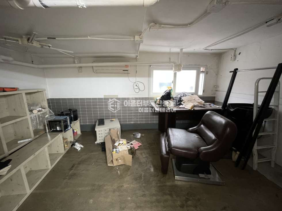 서울 마포구 서교동 동화 같은 정원을 가진 무권리 건물 임대 월세 매물번호 10031 사진 4