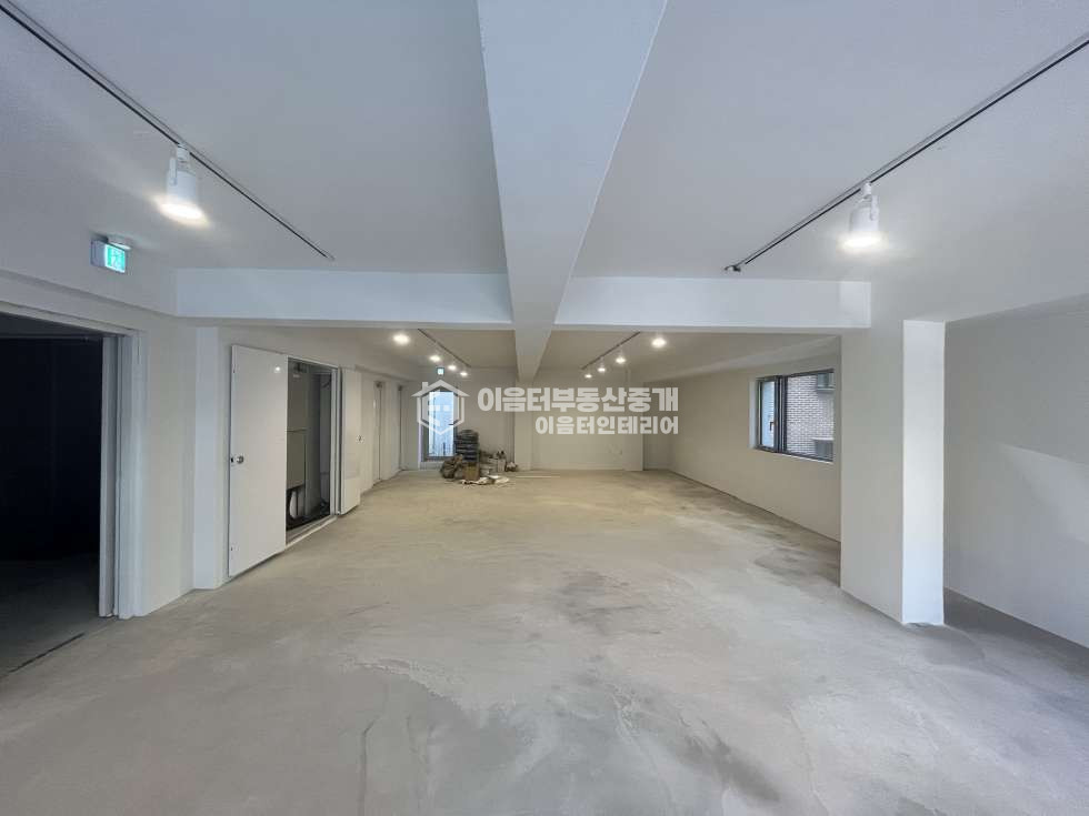 서울 마포구 연남동 연남동 대로변신축 무권리 엘베,주차O 가시성 좋은 분할임대가능 통임대 월세 매물번호 10044 사진 7