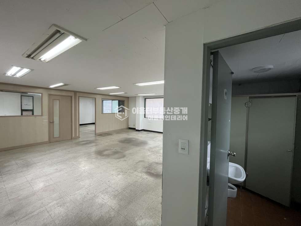 서울 마포구 서교동 서교동 내부룸2개 채광굿 깔끔한사무실 월세 매물번호 10089 사진 2