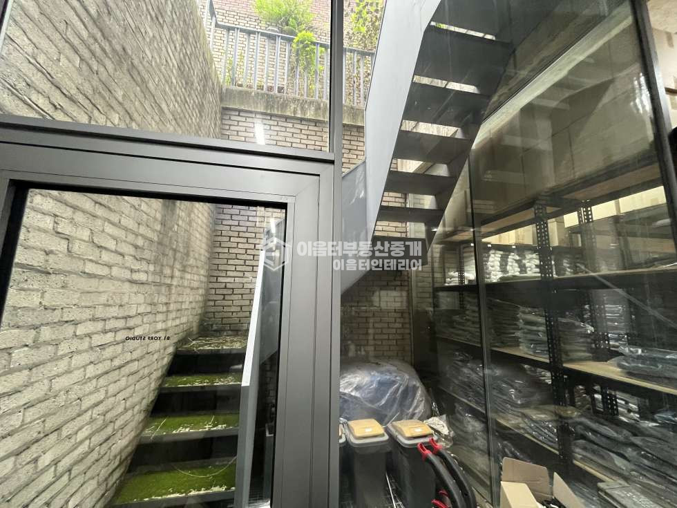 서울 마포구 서교동 홍대레드로드 유동많은 상권 깔끔인테리어 통임대 월세 매물번호 10085 사진 8