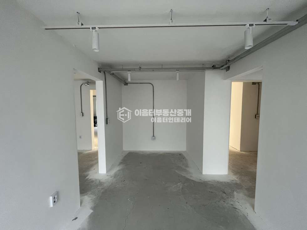 서울 마포구 서교동 홍대입구역세권 24년 리모델링완료 주차8대 엘베O 전면부 넓은 통임대 월세 매물번호 10086 사진 70