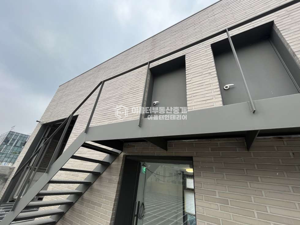서울 마포구 서교동 홍대입구역세권 24년 리모델링완료 주차8대 엘베O 전면부 넓은 통임대 월세 매물번호 10086 사진 76