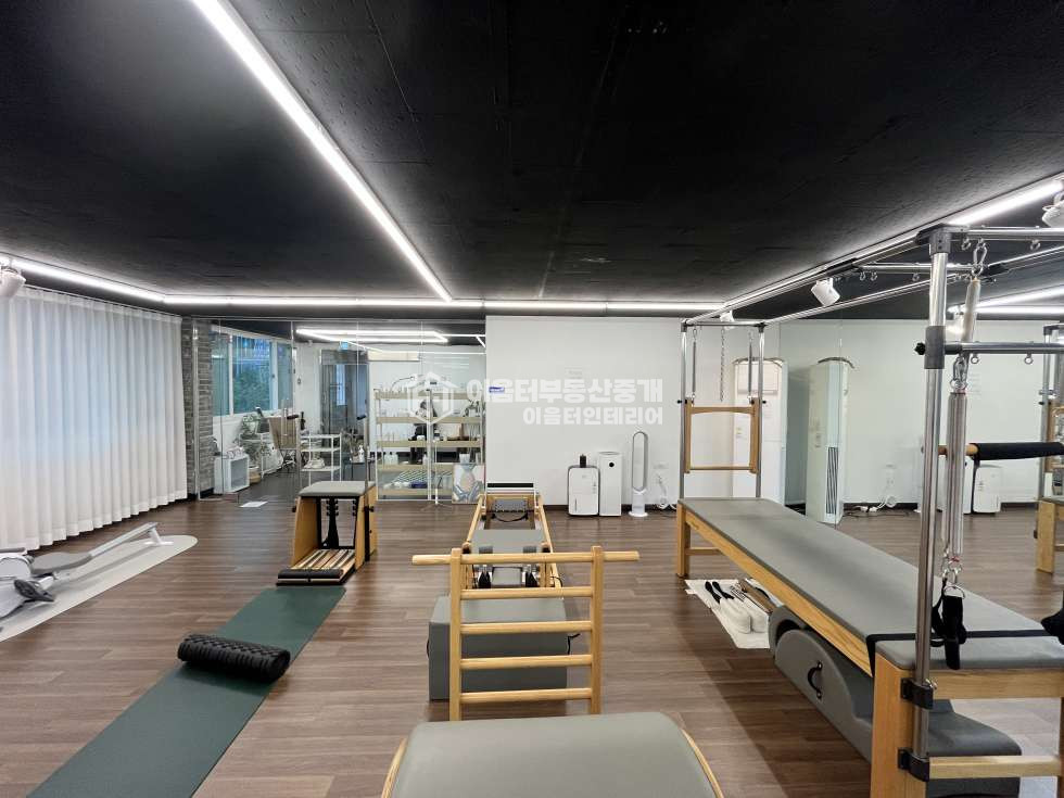 서울 마포구 서교동 홍대입구역 도보 3분 대도로변에 위치한 상가 월세 매물번호 10099 사진 7