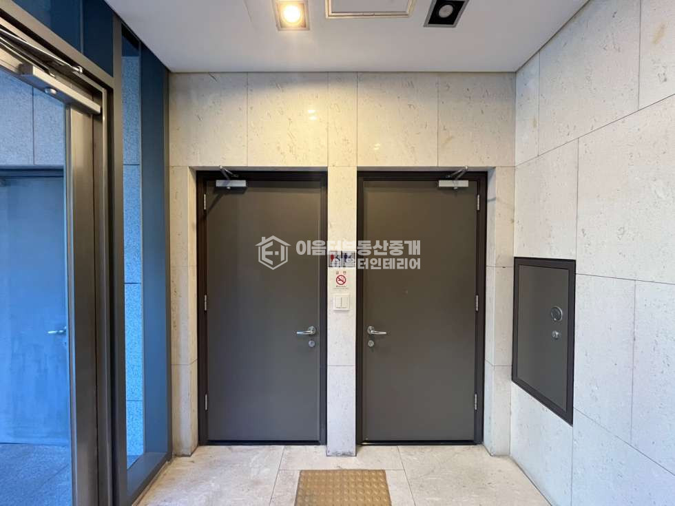 서울 마포구 서교동 대로변 노출좋은 무권리 1층 상가O넓은 테라스O 월세 매물번호 10105 사진 12
