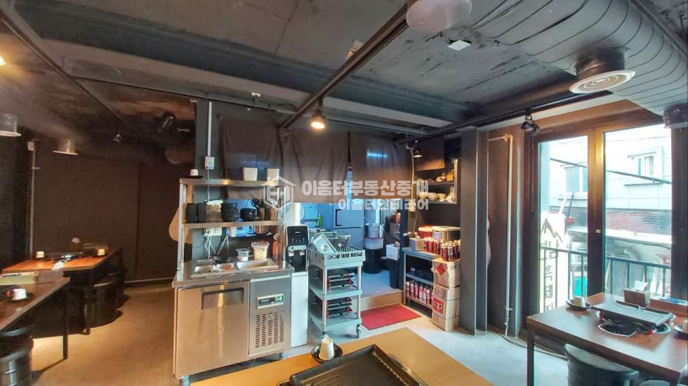 서울 마포구 연남동 연남동 미로길 초입 유동인구 아주 많은 상가 월세 매물번호 10160 사진 2