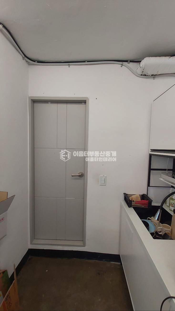 서울 마포구 합정동 합정역역세권 코너건물, 단독층 자주식주차 깔금한사무실 월세 매물번호 10177 사진 3